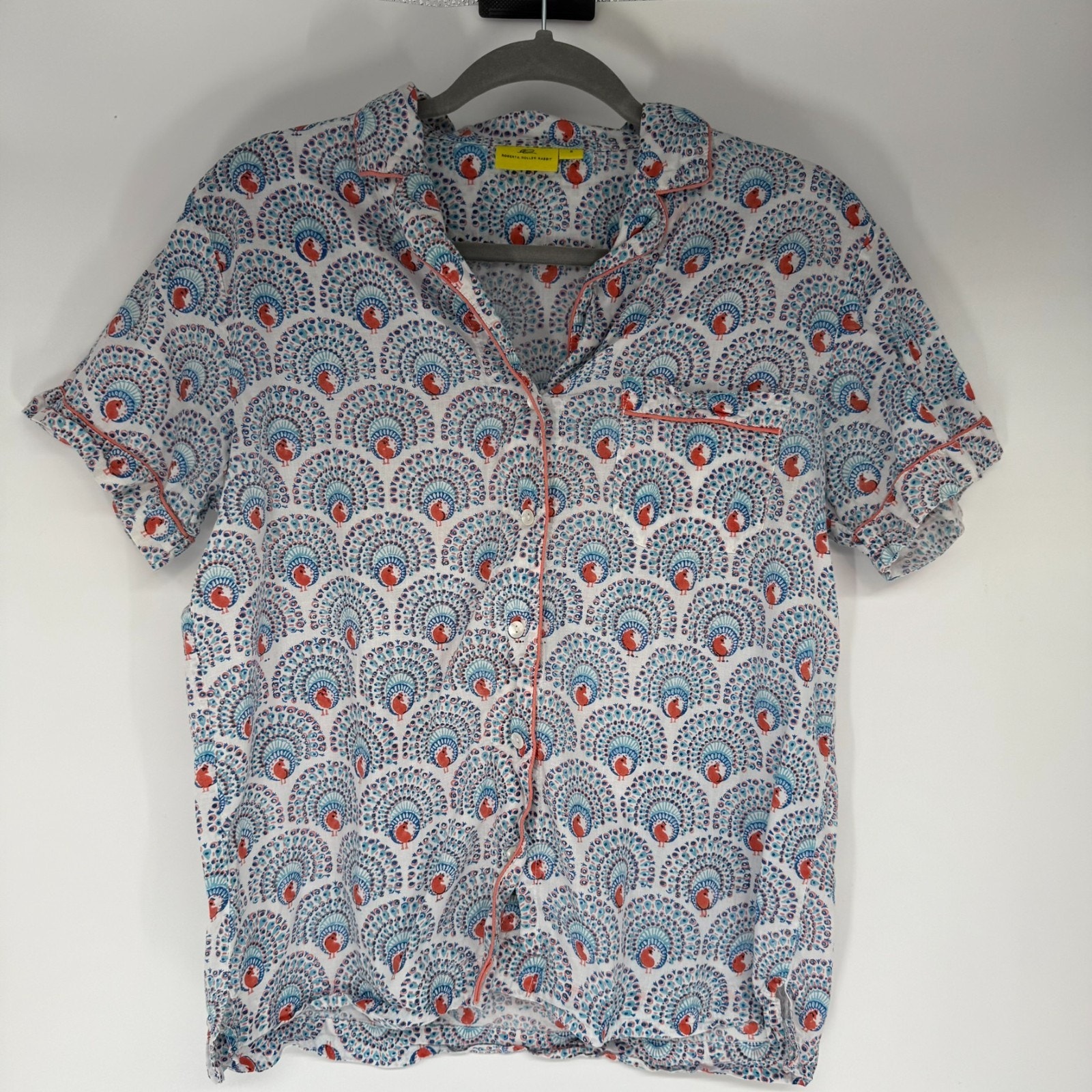 Roller Rabbit Pajama Top Sz S White Red Blue Peacock Print Button Up Loungewear